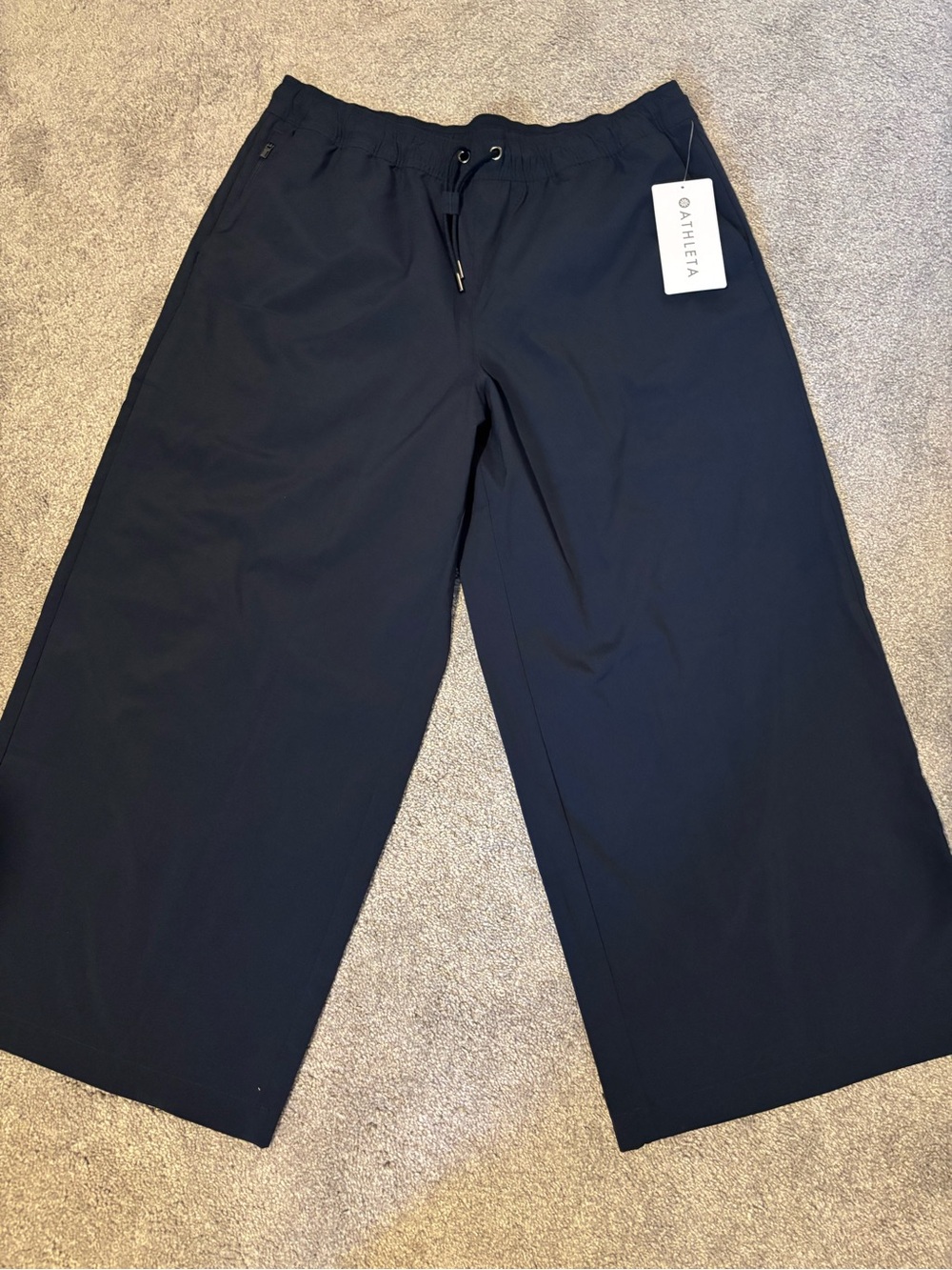 NWT Athleta Midday Crop Pant in Navy Size Large